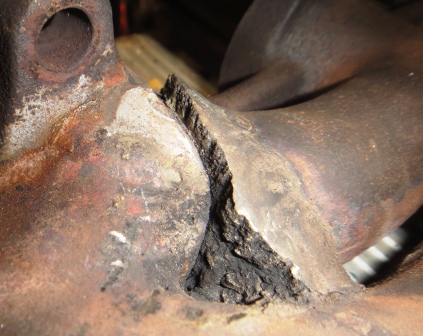 Cracked Audi exhaust manifold